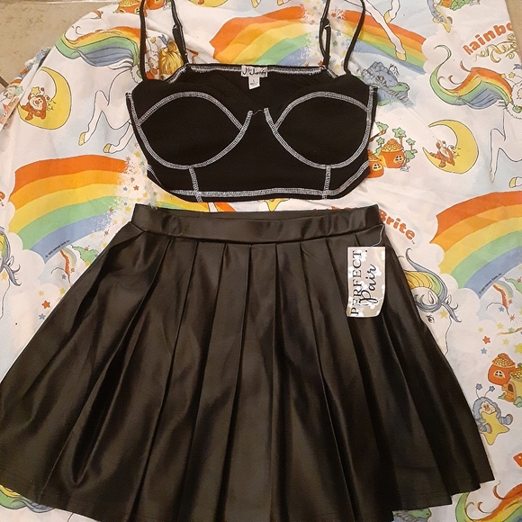 Two tops!!!with faux Leather Skirt size Large - Picture 4 of 4